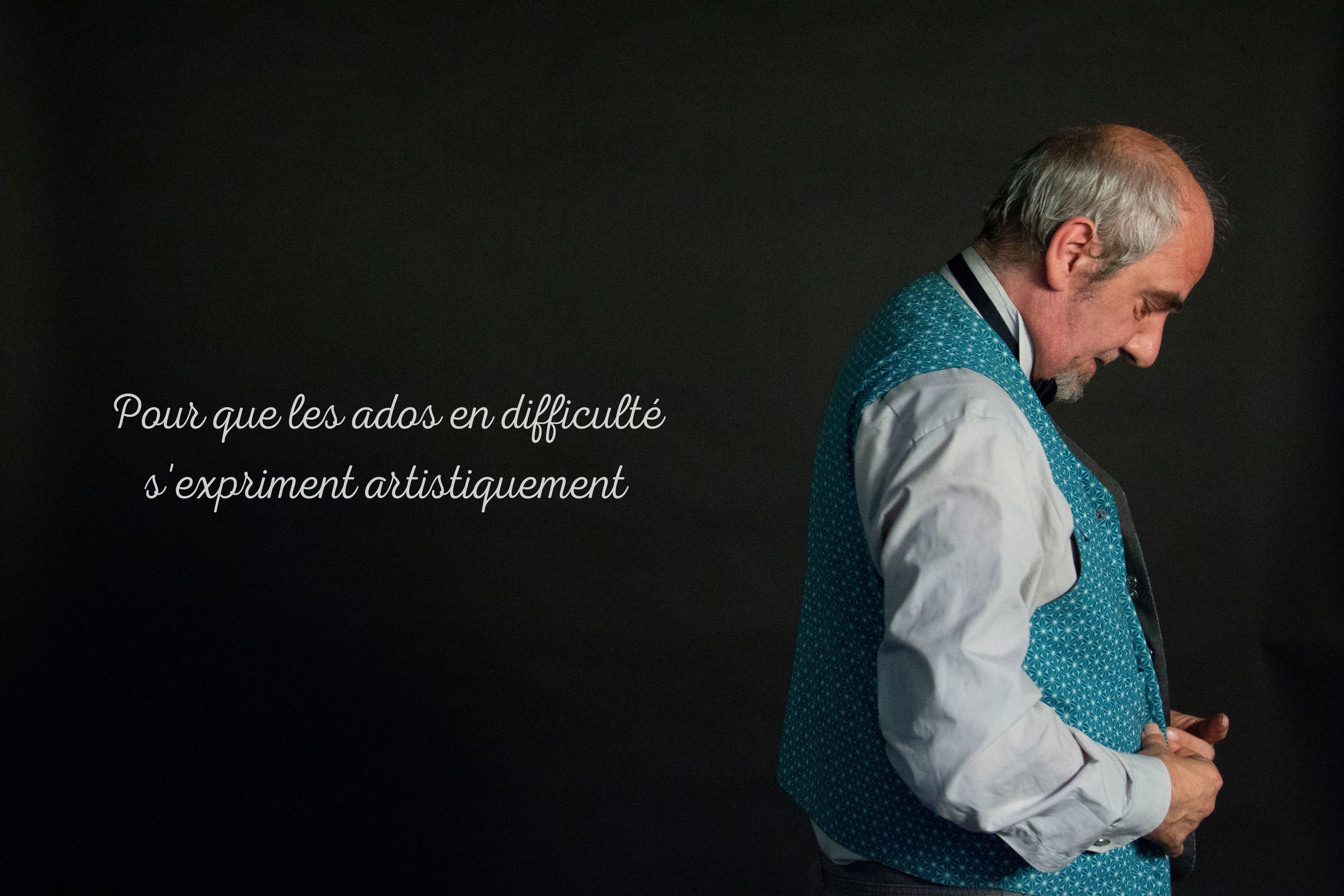 Groupe de personnes participant à un atelier créatif